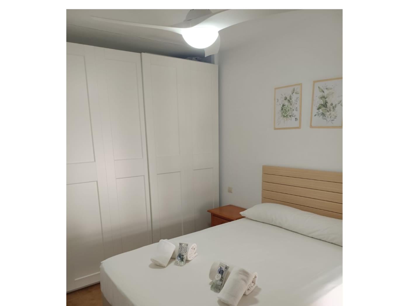 image 2 bedroom, 1 bathroom apartment in Urb Atlanterra Playa. 2