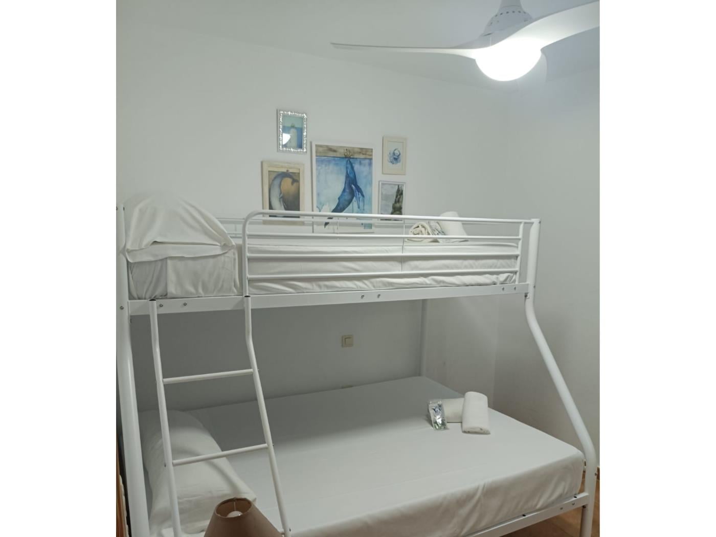 image 2 bedroom, 1 bathroom apartment in Urb Atlanterra Playa. 3