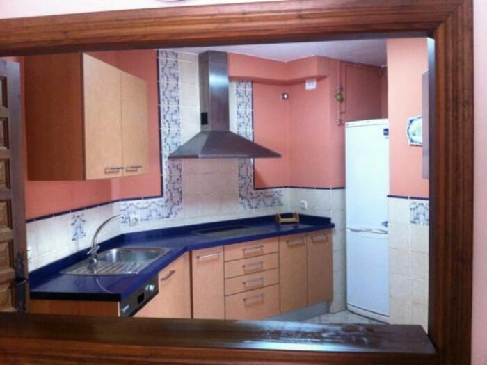 image Amplio apartamento de 2 dorm + 2 wc en Jardines de Zahara 2