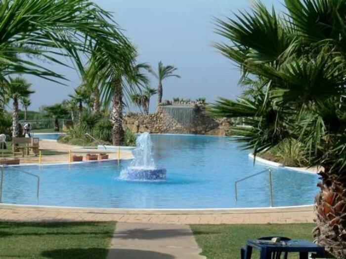 image Amplio apartamento de 2 dorm + 2 wc en Jardines de Zahara 8