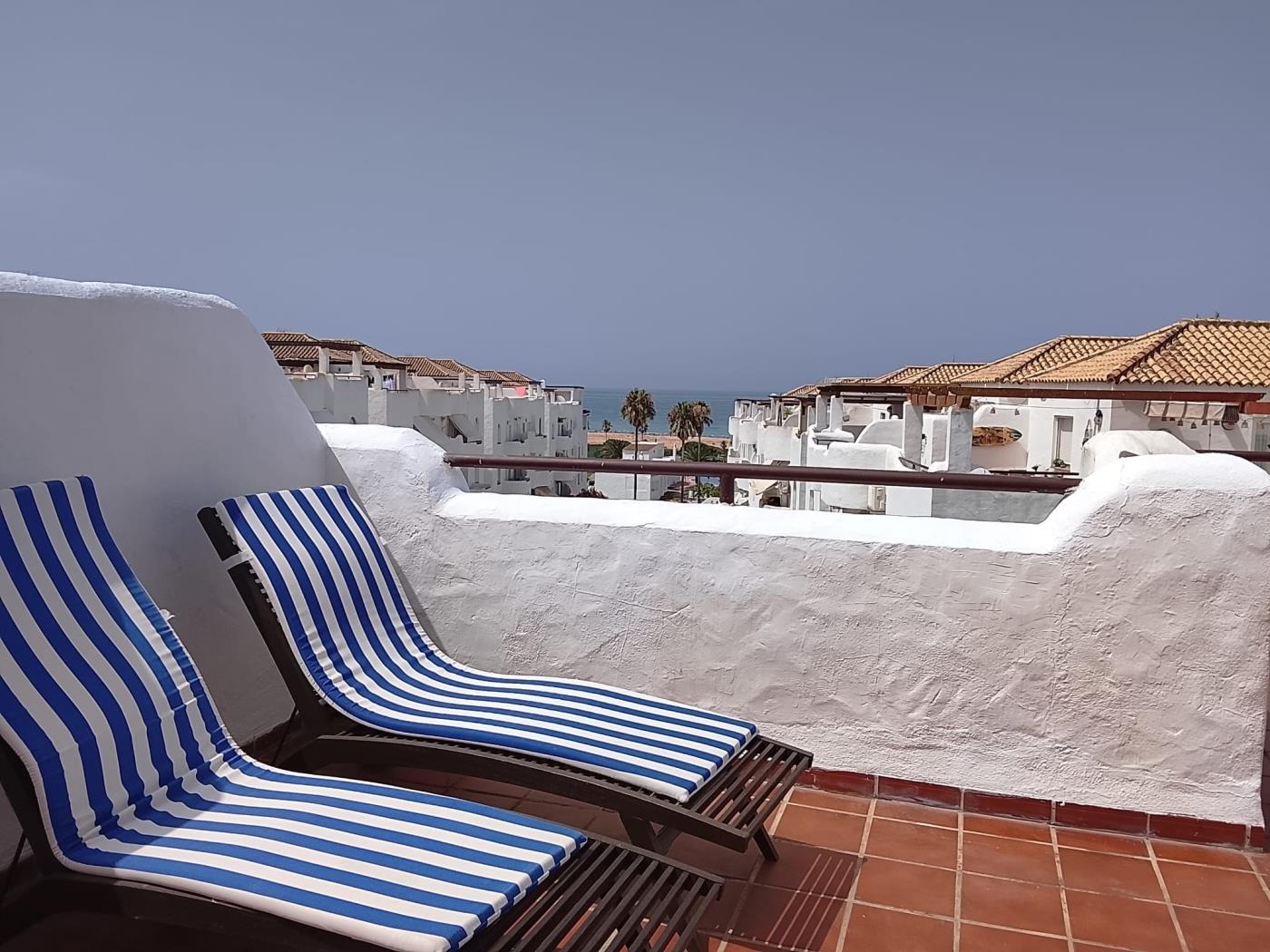 image 2-bedroom + 2-bathroom duplex penthouse in Urb. Bahia de la Plata 0