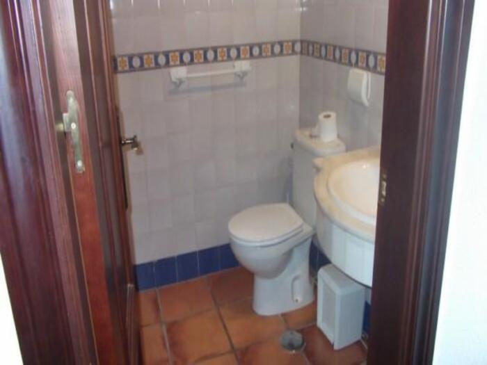 image Very comfortable 2 bedroom + 2 bathroom ground floor apartment 9