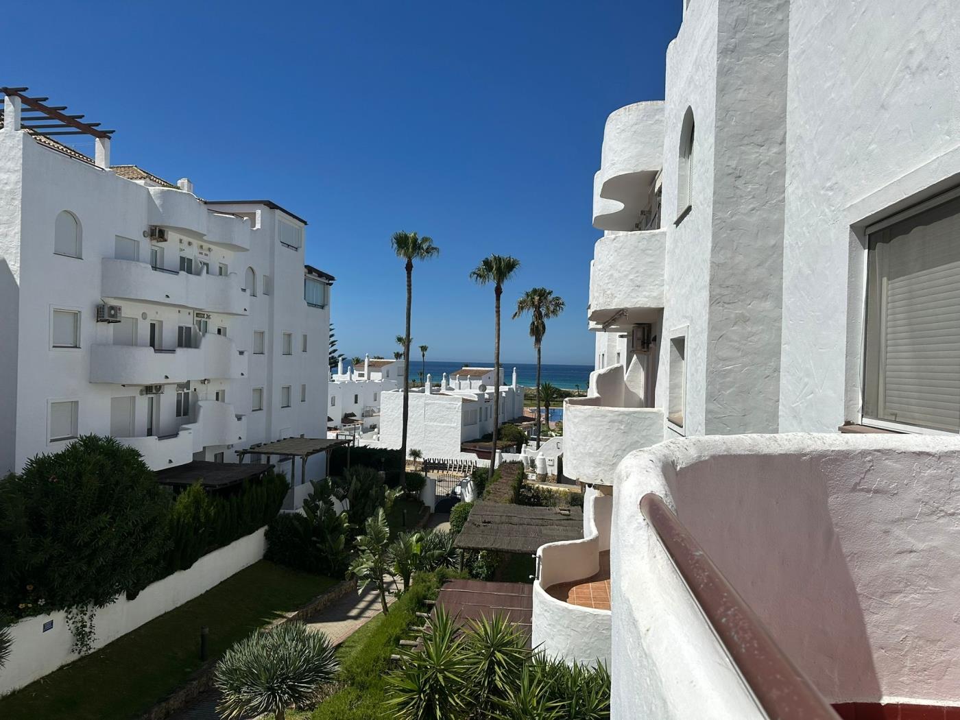 image Amplio apartamento en Urbanización Bahía de la Plata 12