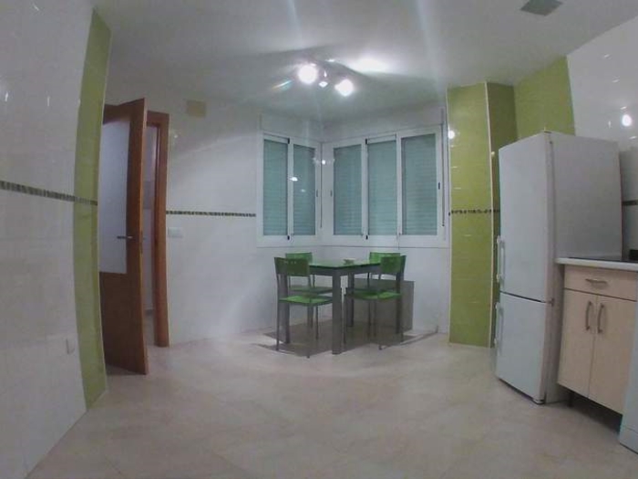 image 3 bedroom + 3 bathroom apartment (8 pax) Swimming pool 2