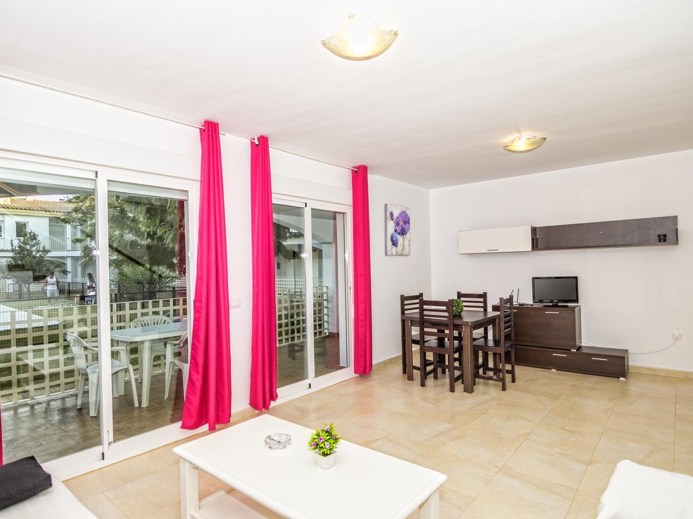 image Apartamento de 3 dorm + 2 baños ( 8 pax ) Piscina 6