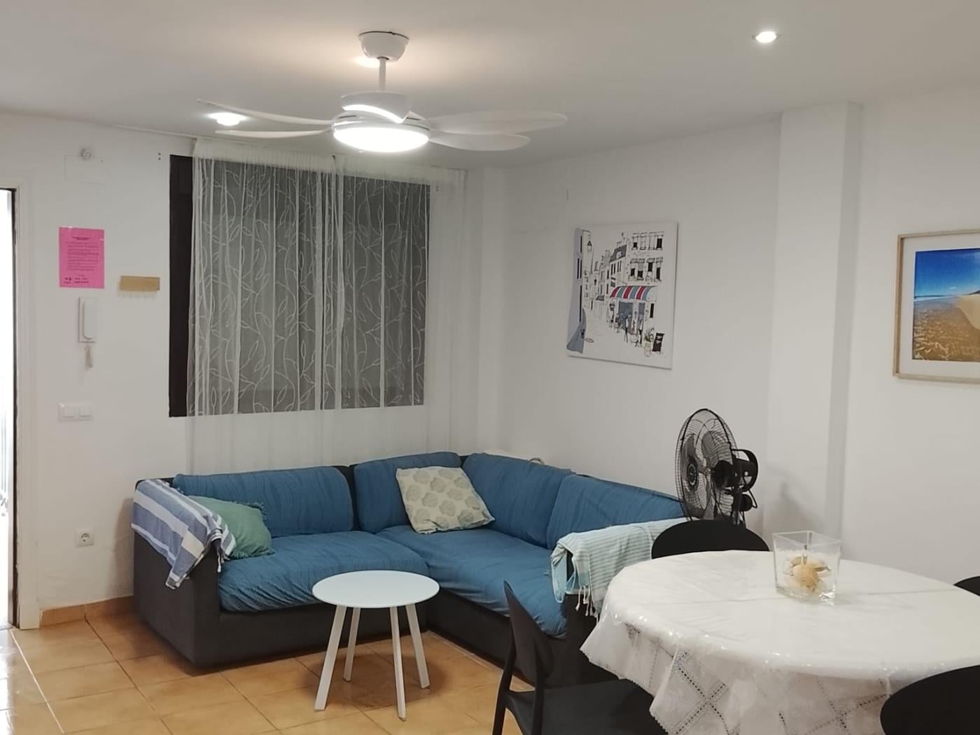 image Apartamento a 50 m. de la playa - 2 dorm + 1 baño ( 4 pax ) 0