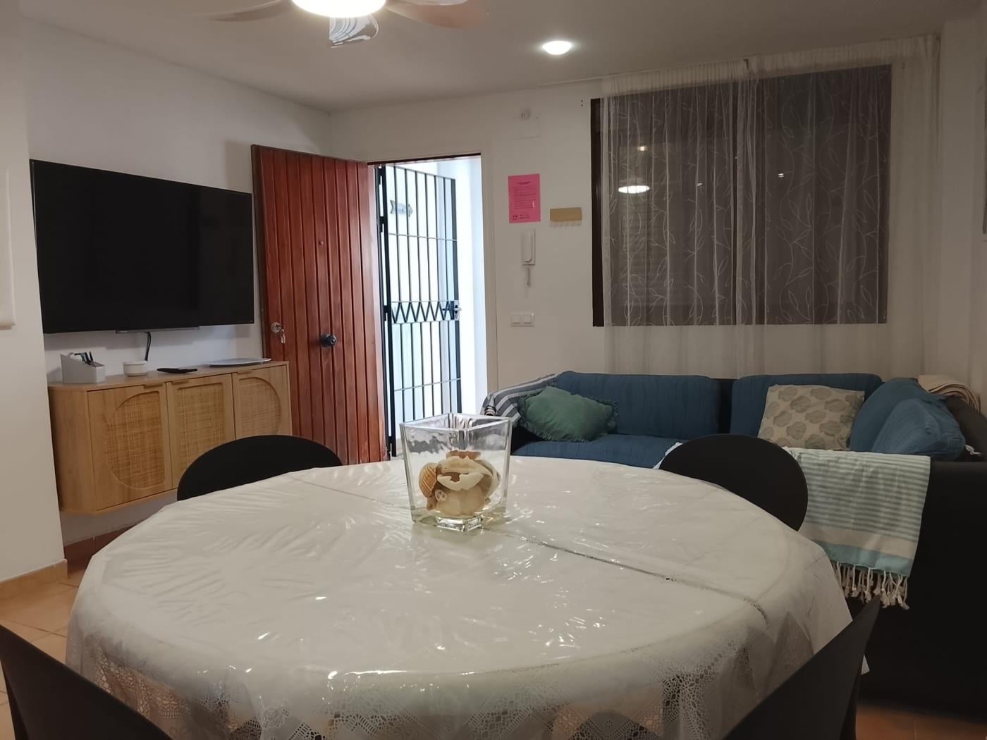 image Apartamento a 50 m. de la playa - 2 dorm + 1 baño ( 4 pax ) 1