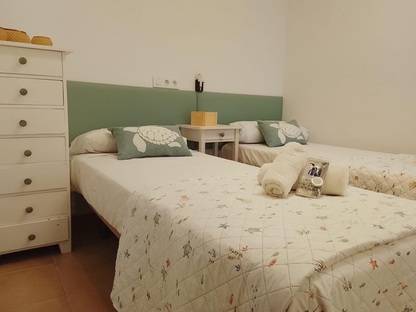 image Apartamento a 50 m. de la playa - 2 dorm + 1 baño ( 4 pax ) 7