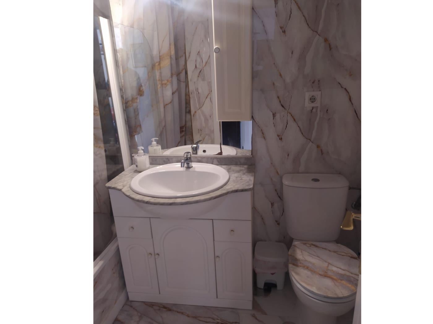 image Ático de 3 dorm + 2 baños en el pueblo-6 Pax- 14