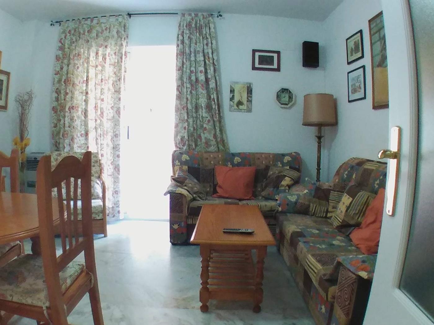 image Ático de 3 dorm + 2 baños en el pueblo-6 Pax- 2