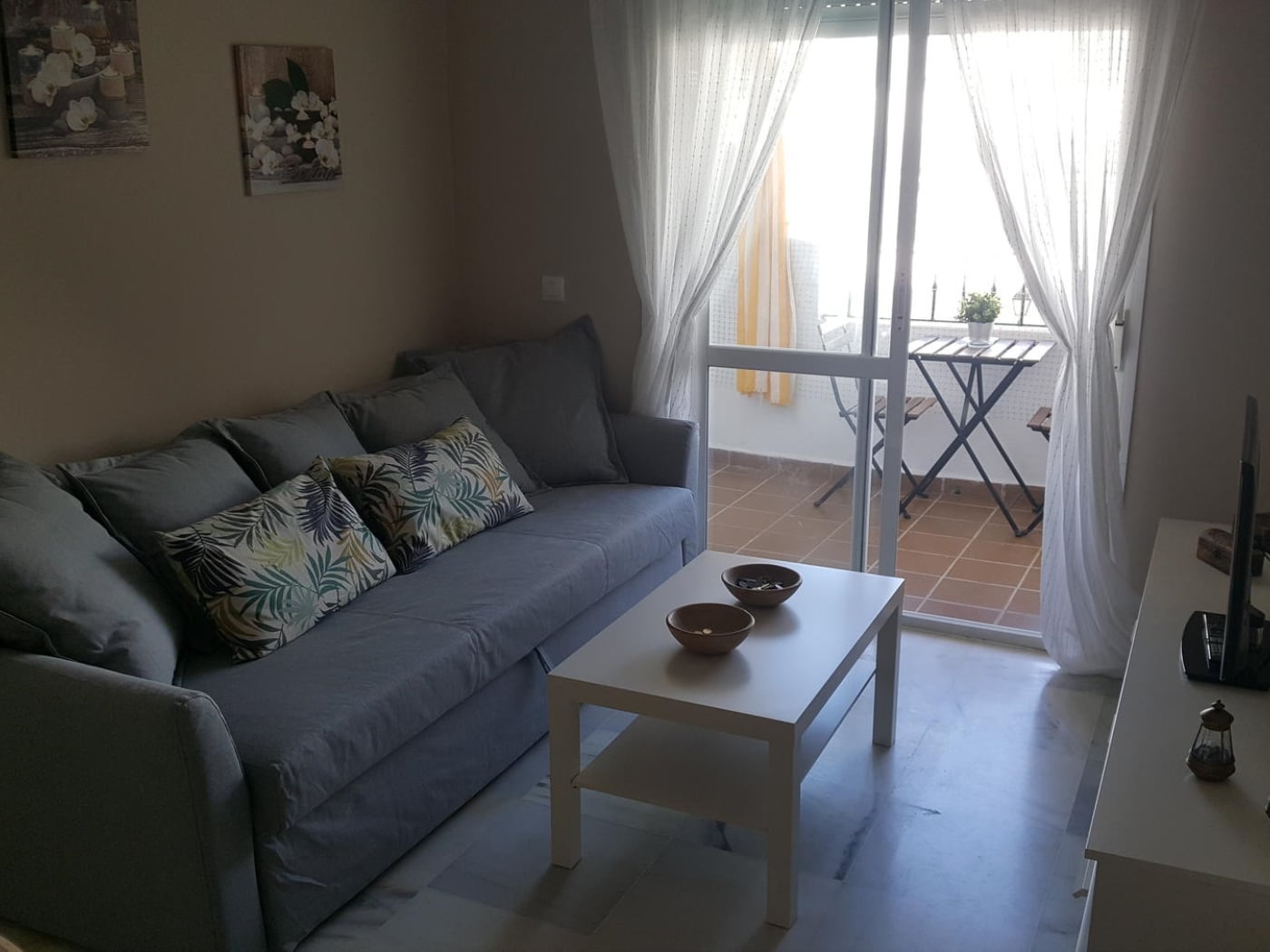 image Apartamento en el pueblo con piscina y garaje 1