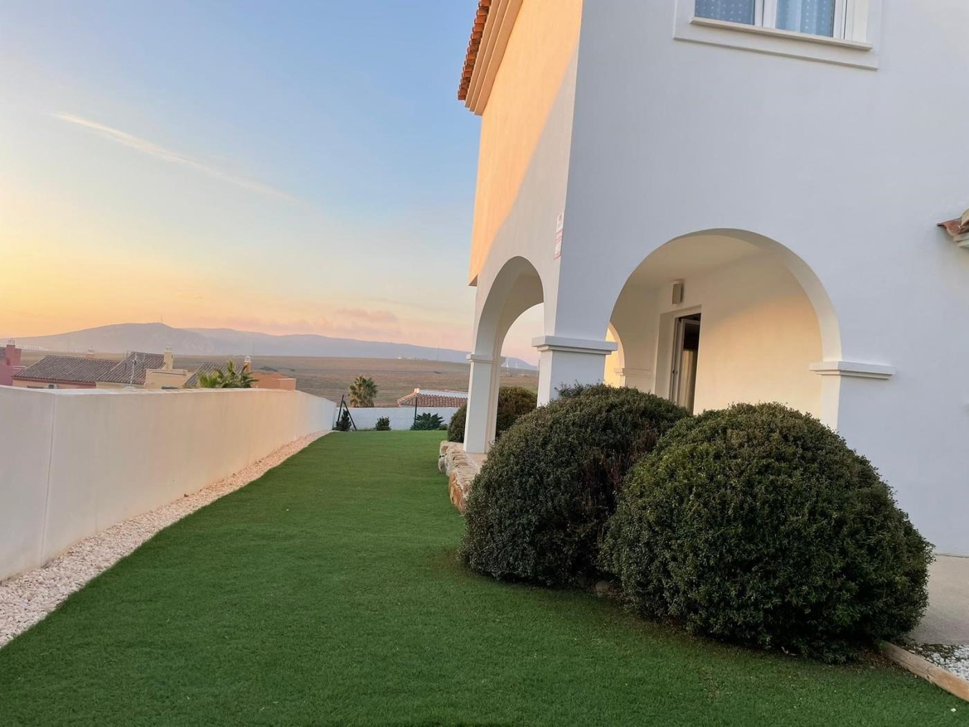 image Estupenda unifamiliar de 3 dorm + 2 baños a estrenar- 6 pax 18