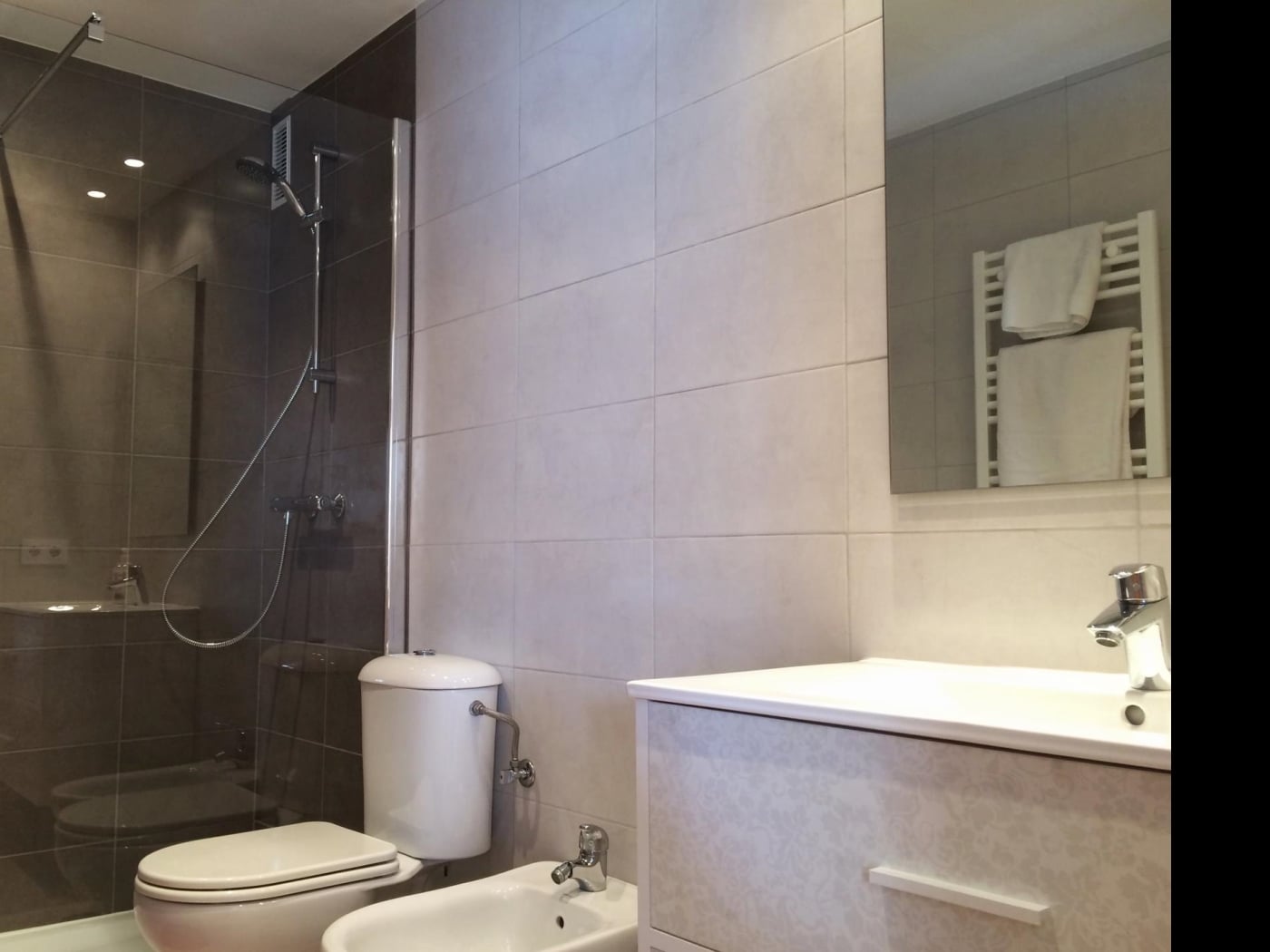 image Fantástico ático de 3 dorm + 2 baños - 6 pax - 9