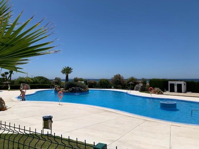 image Apartamento de 2 dormitorios en Urb. Atlanterra Costa 6