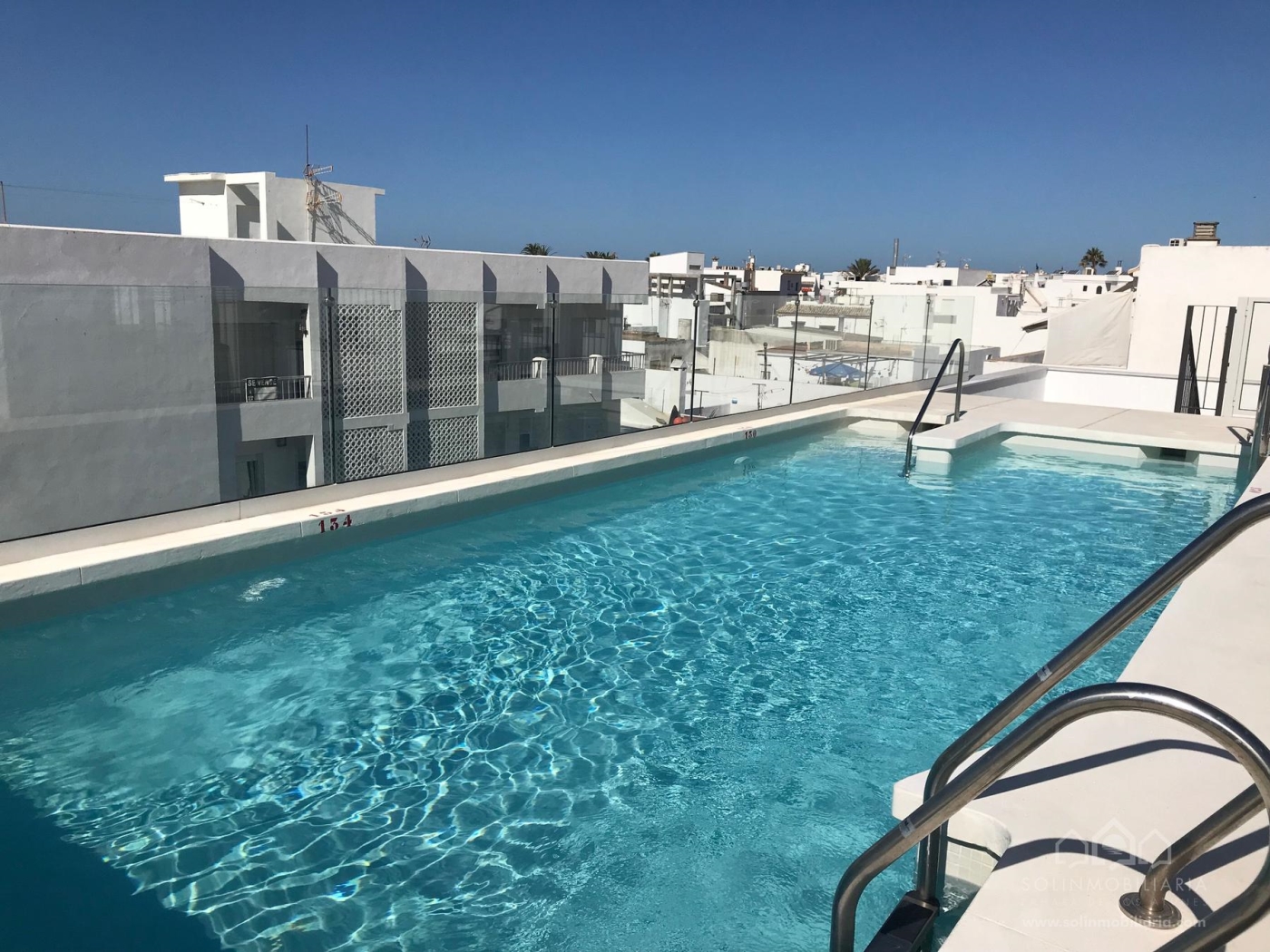 image Apartamento en el pueblo con piscina y garaje 11