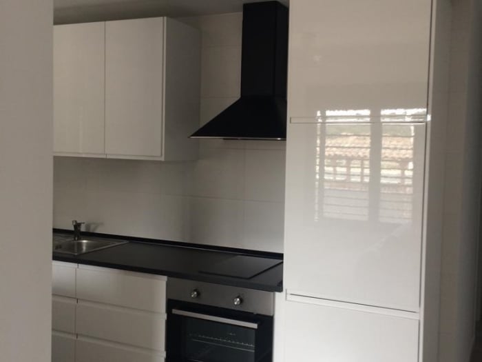 image Apartamento en el pueblo con piscina y garaje 1