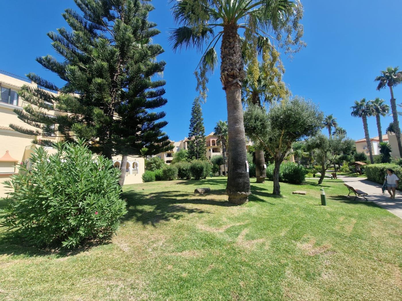 image Amplio apartamento en Urb. Jardines de Zahara- 6 Pax 21