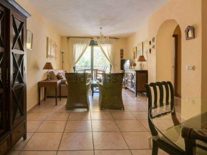 image Amplio apartamento en Urb. Jardines de Zahara- 6 Pax 2