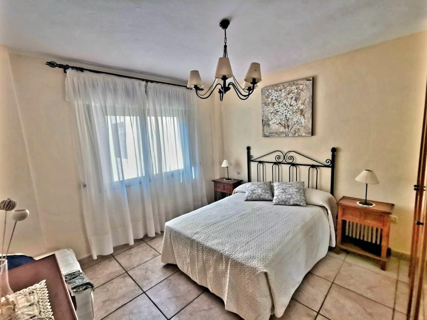 image Amplio apartamento en Urb. Jardines de Zahara- 6 Pax 8