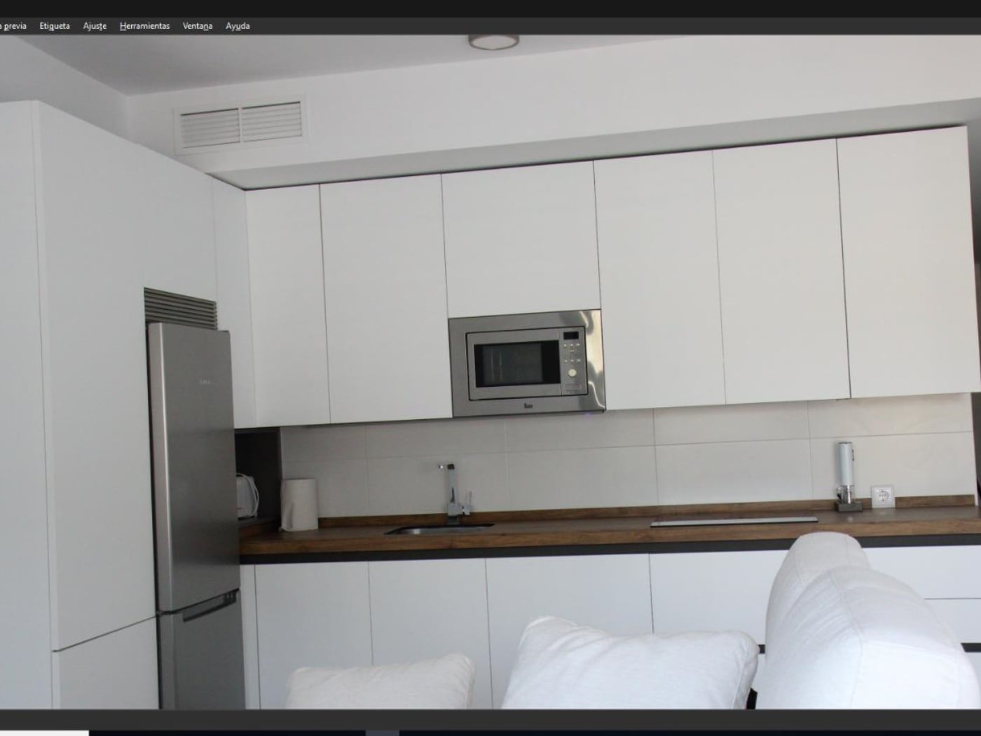 image Apartamento en el pueblo con piscina y garaje 1