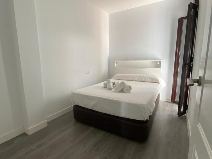image Newly renovated apartment in the center - 2 bedrooms - 4 P 4