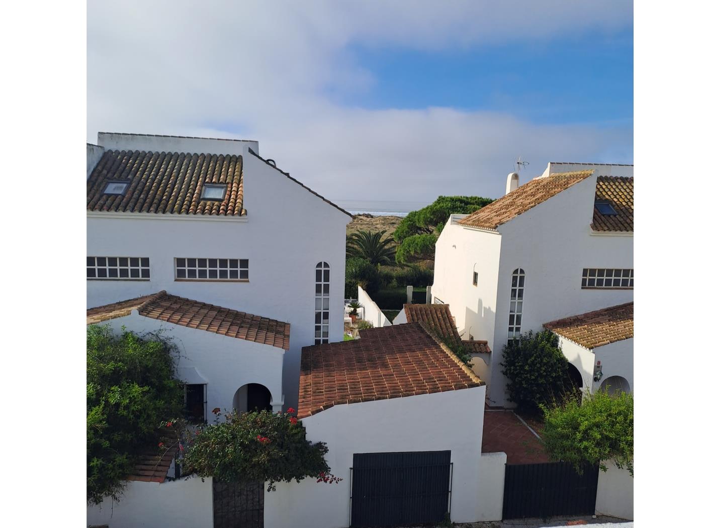 image Apartamento dúplex de 3 dorm en Urb. Las Palmeras - 5 Pax - 10