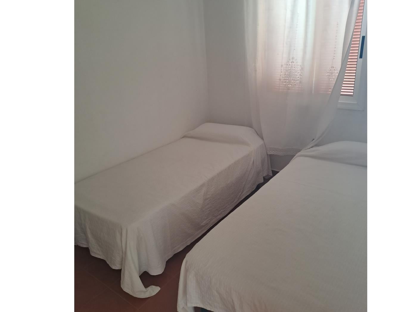 image Apartamento dúplex de 3 dorm en Urb. Las Palmeras - 5 Pax - 7