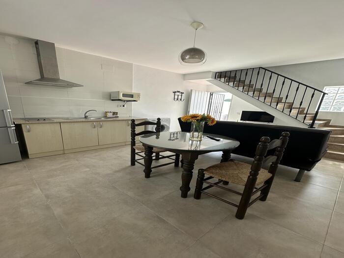 image Apartamento de 1 dormitorio en el pueblo, 1ª línea de playa- 2