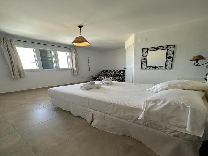 image Apartamento de 1 dormitorio en el pueblo, 1ª línea de playa- 9