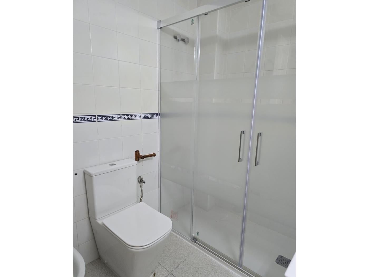 image Ático en el pueblo de 2 dormitorios con piscina y garaje- 13