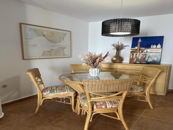 image Apartamento de 2 dormitorios en Urb. Atl. Costa-4 Pax- 3