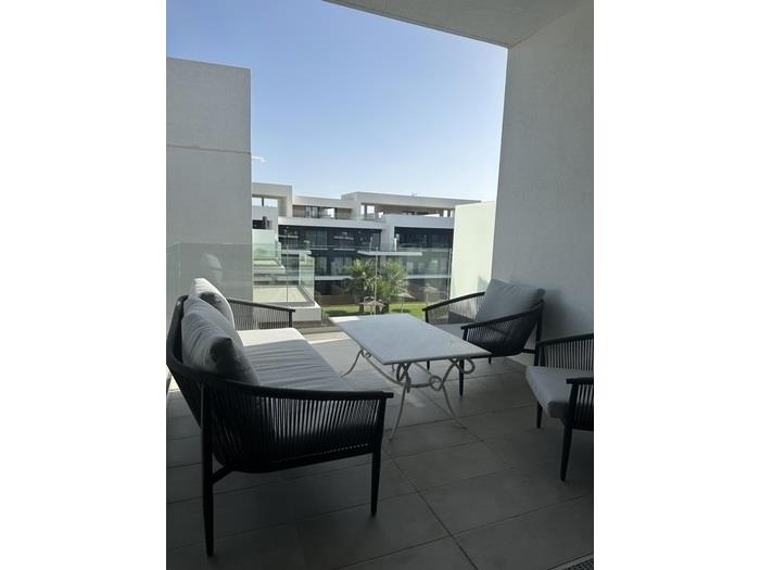 image Apartamento en el pueblo de 3 dormitorios con piscina y garaje 0