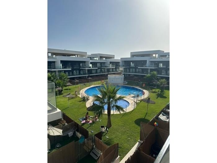 image Apartamento en el pueblo de 3 dormitorios con piscina y garaje 14