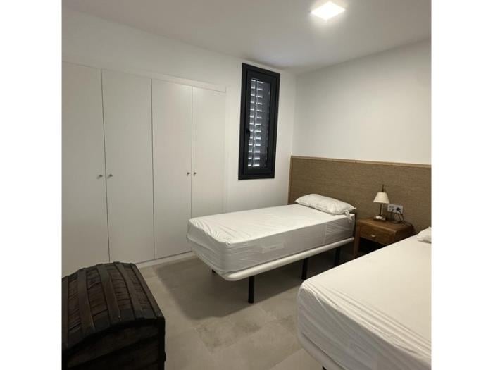 image Apartamento en el pueblo de 3 dormitorios con piscina y garaje 8