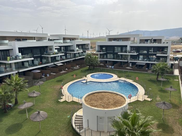 Ático a estrenar en el pueblo de 3 dormitorios-piscina y garaje