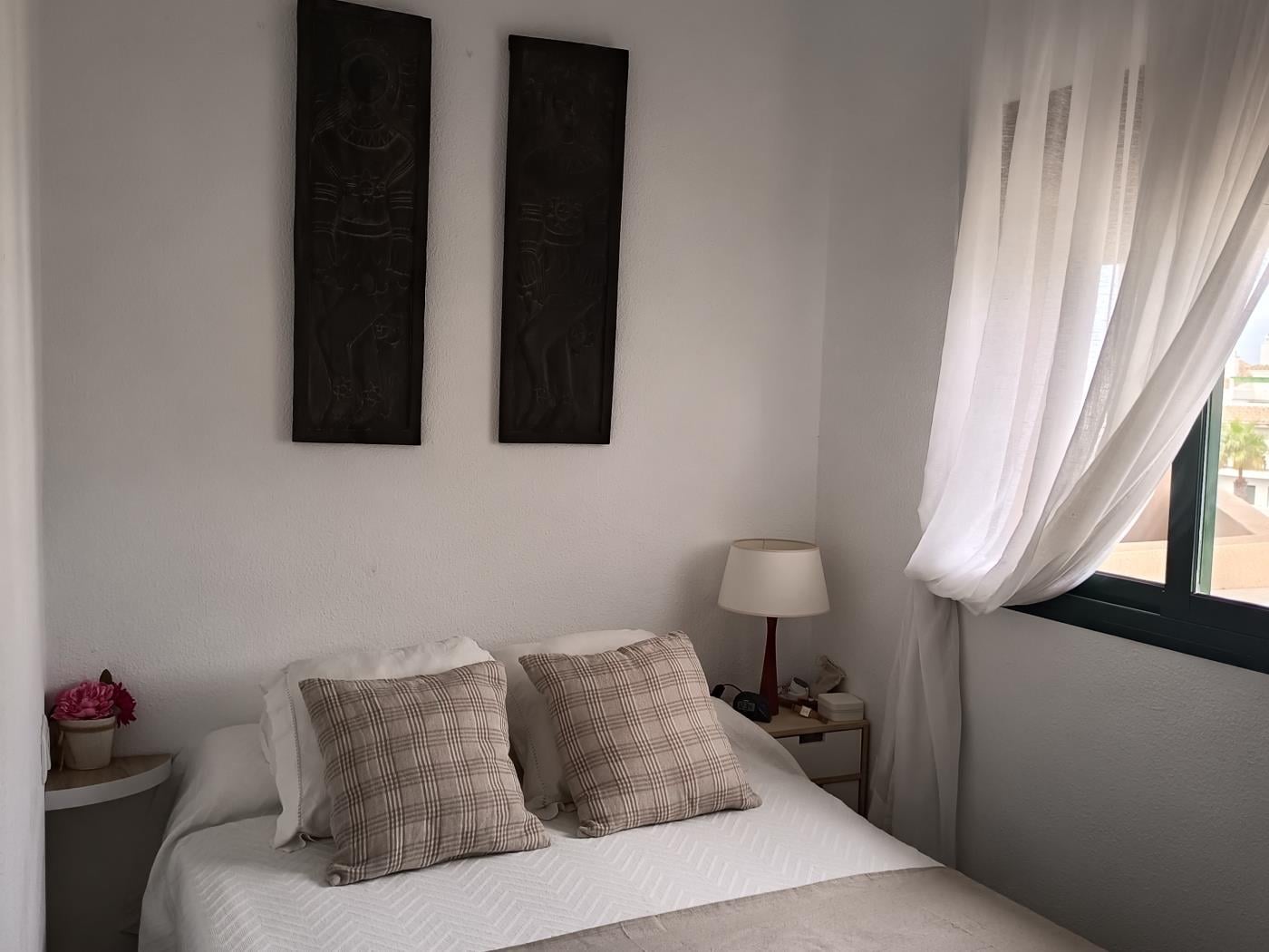 image Bonito ático con vistas directas al mar- Urb. Mar de Plata 11