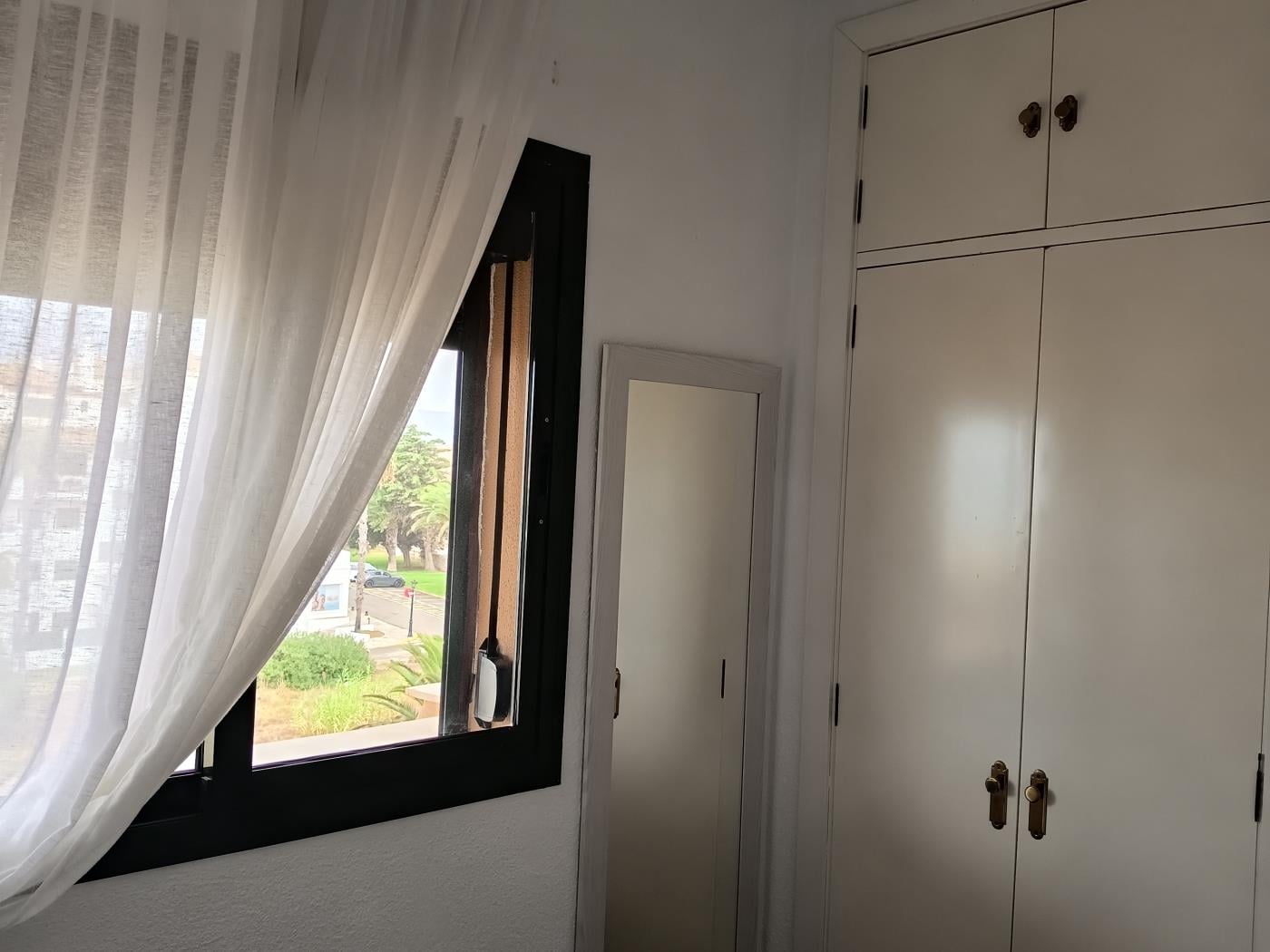 image Bonito ático con vistas directas al mar- Urb. Mar de Plata 15