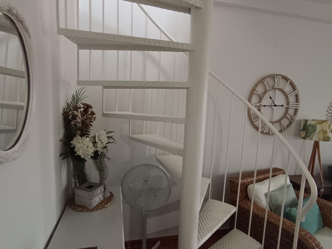 image Bonito ático con vistas directas al mar- Urb. Mar de Plata 17