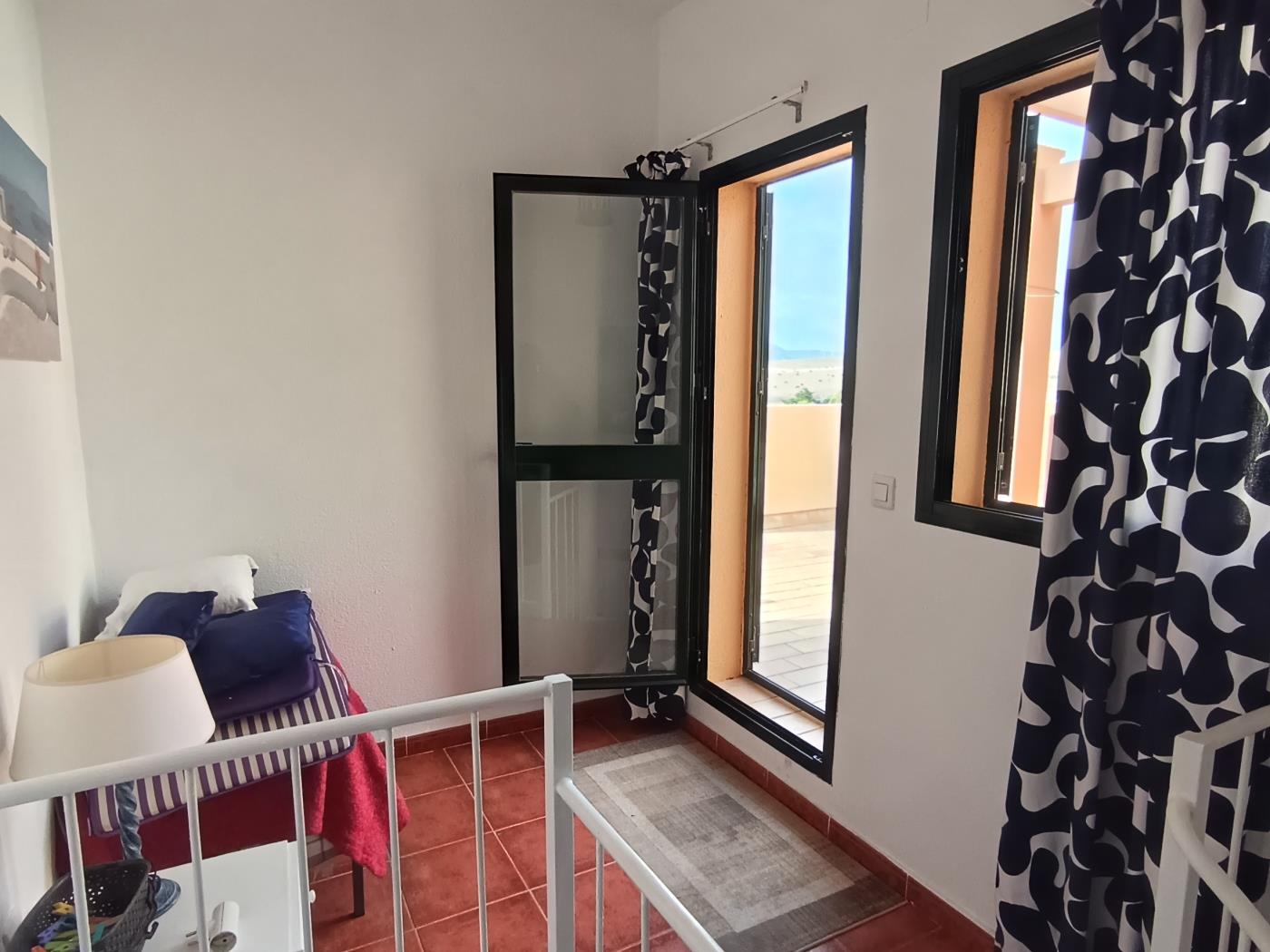 image Bonito ático con vistas directas al mar- Urb. Mar de Plata 19