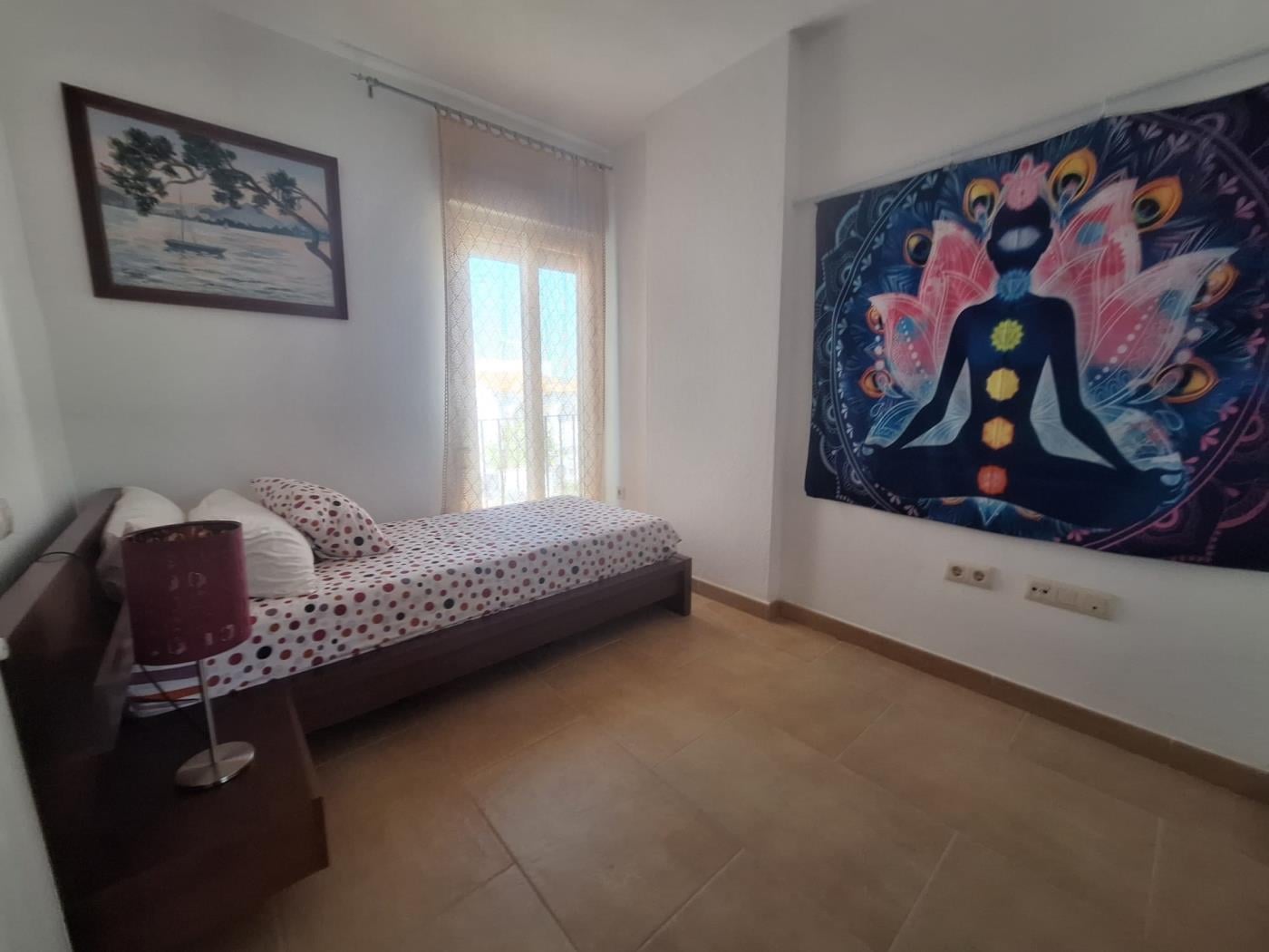 image FANTÁSTICA CASA ADOSADA EN LA TAHONA DE 3 DORMITORIOS + 2 BAÑOS. 16