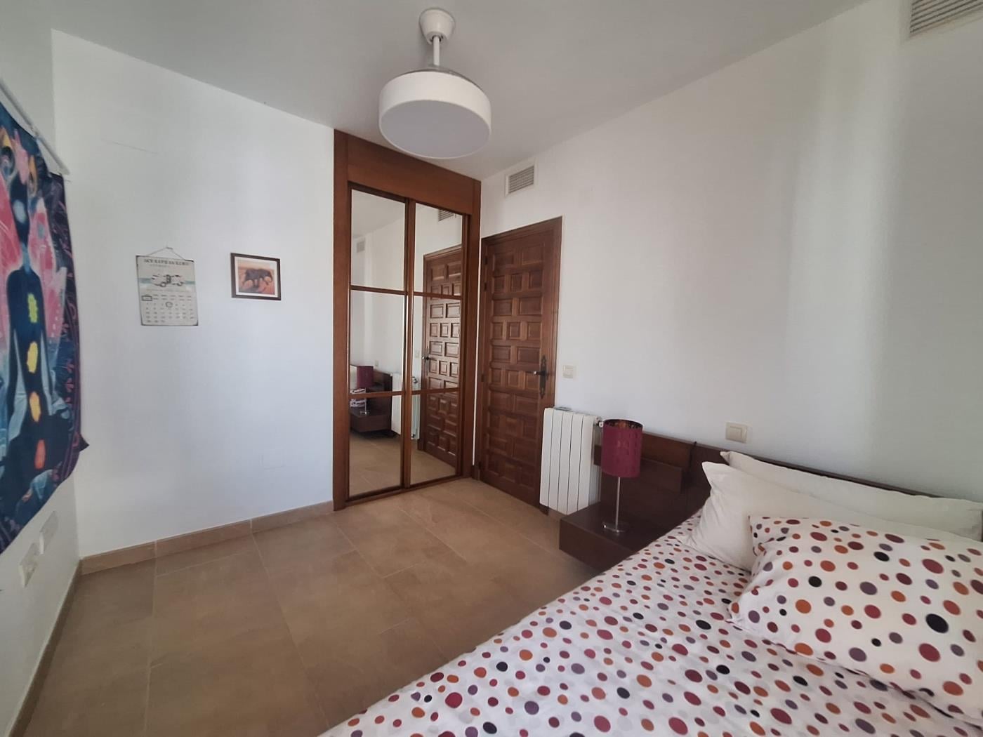 image FANTÁSTICA CASA ADOSADA EN LA TAHONA DE 3 DORMITORIOS + 2 BAÑOS. 17