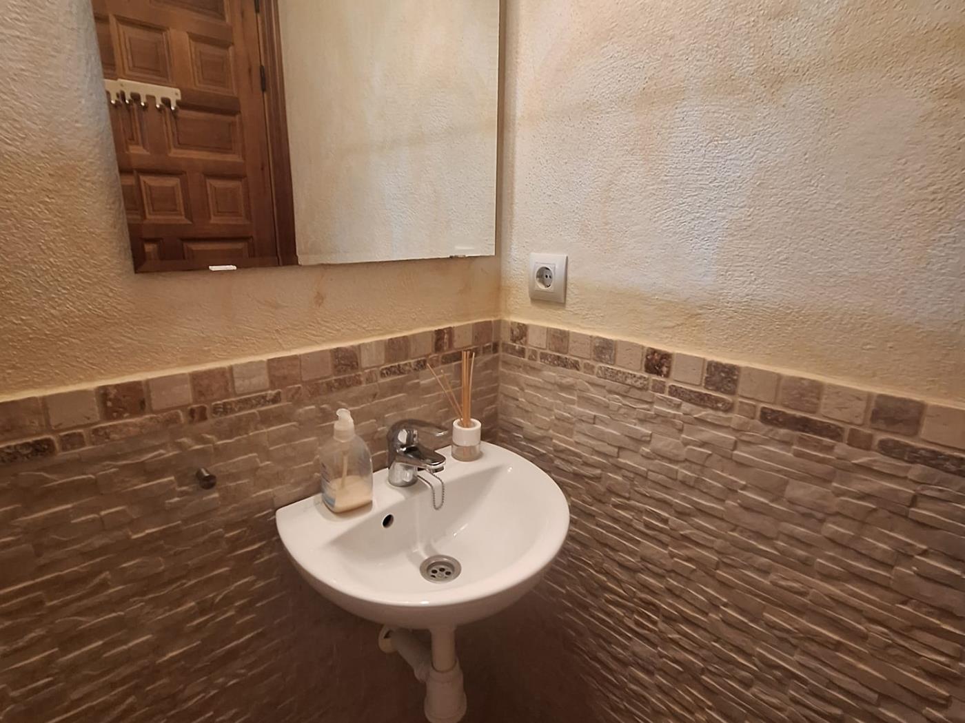 image FANTÁSTICA CASA ADOSADA EN LA TAHONA DE 3 DORMITORIOS + 2 BAÑOS. 24