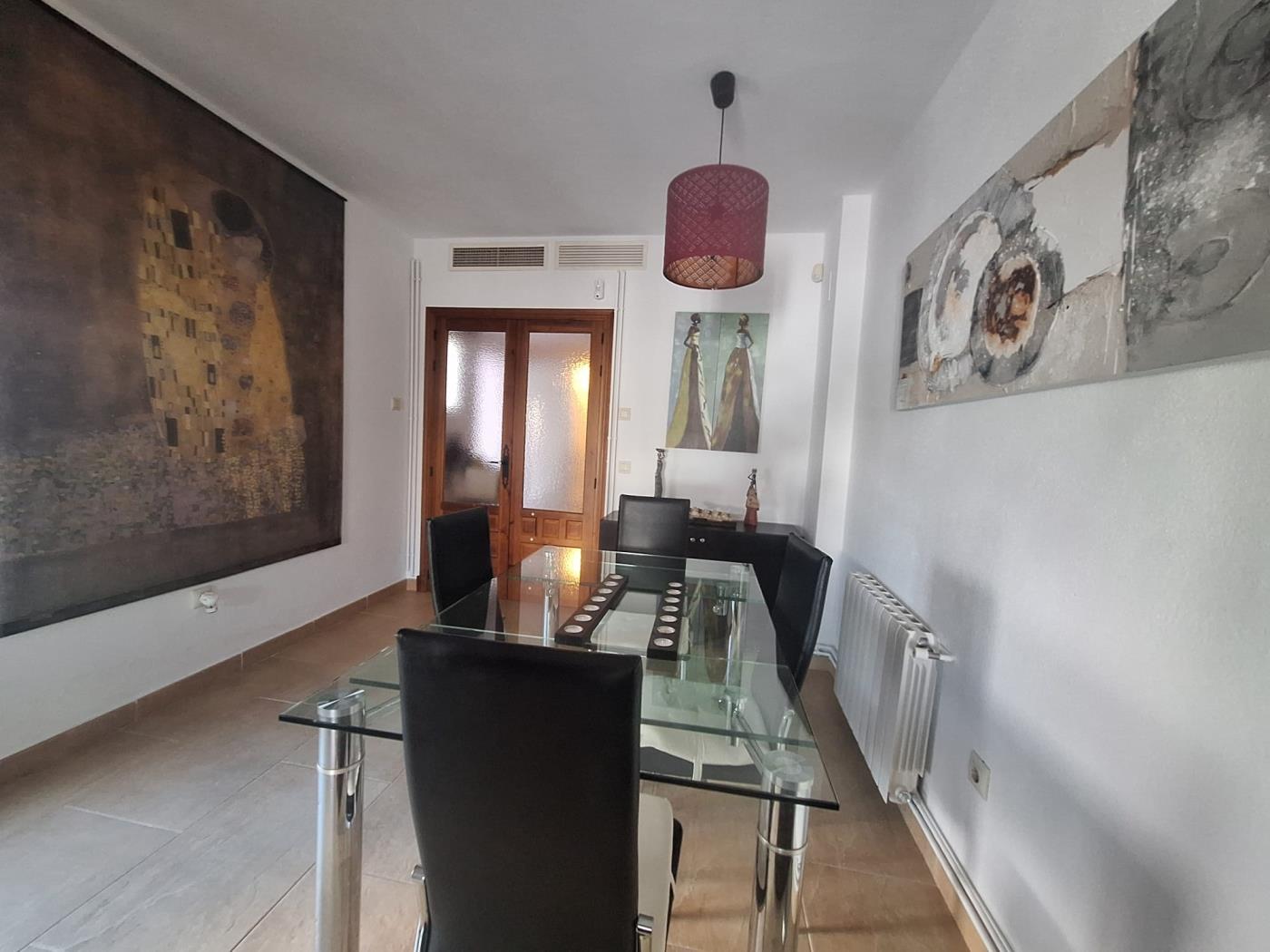 image FANTÁSTICA CASA ADOSADA EN LA TAHONA DE 3 DORMITORIOS + 2 BAÑOS. 30