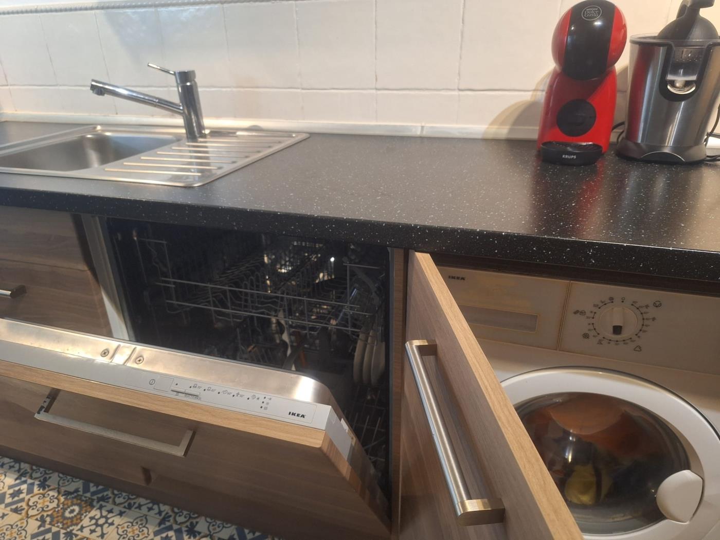 image FANTÁSTICA CASA ADOSADA EN LA TAHONA DE 3 DORMITORIOS + 2 BAÑOS. 35