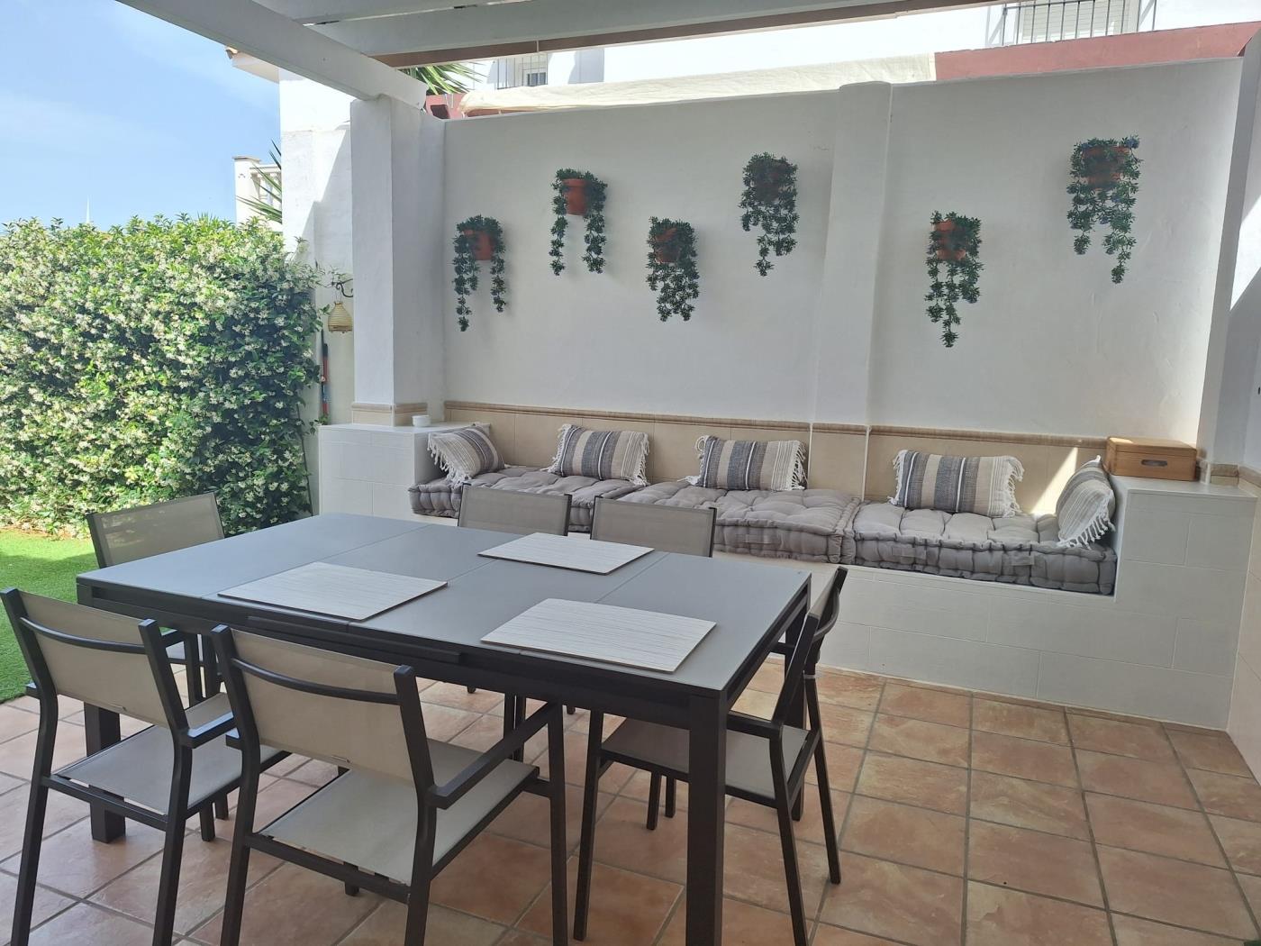 image FANTÁSTICA CASA ADOSADA EN LA TAHONA DE 3 DORMITORIOS + 2 BAÑOS. 45