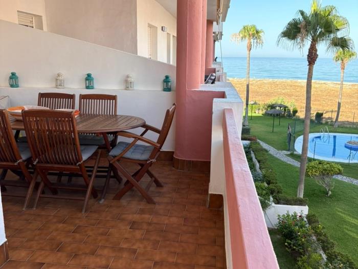 image -FANTÁSTICO APARTAMENTO EN COSTA ZAHARA DE 3 DORMITORIOS + 2 BAÑOS. 2