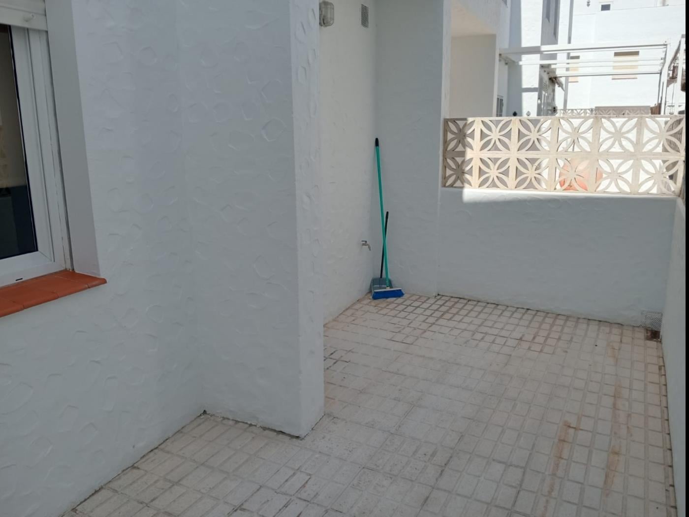 image Apartamento en el pueblo de 2 dormitorios cerca de la playa 13