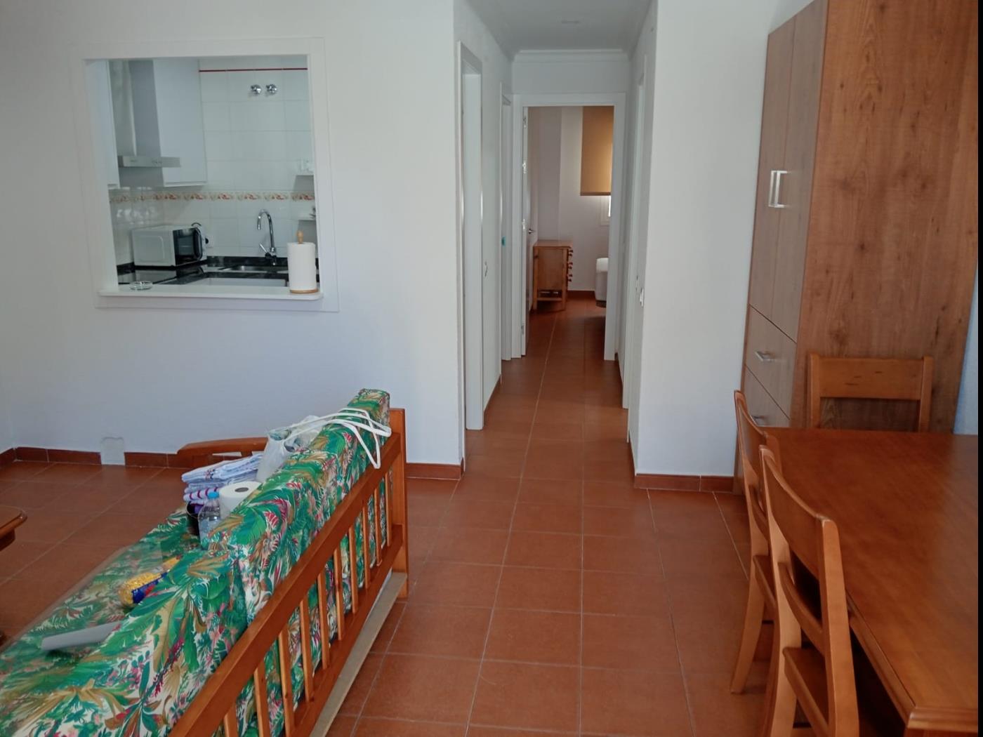 image Apartamento en el pueblo de 2 dormitorios cerca de la playa 2