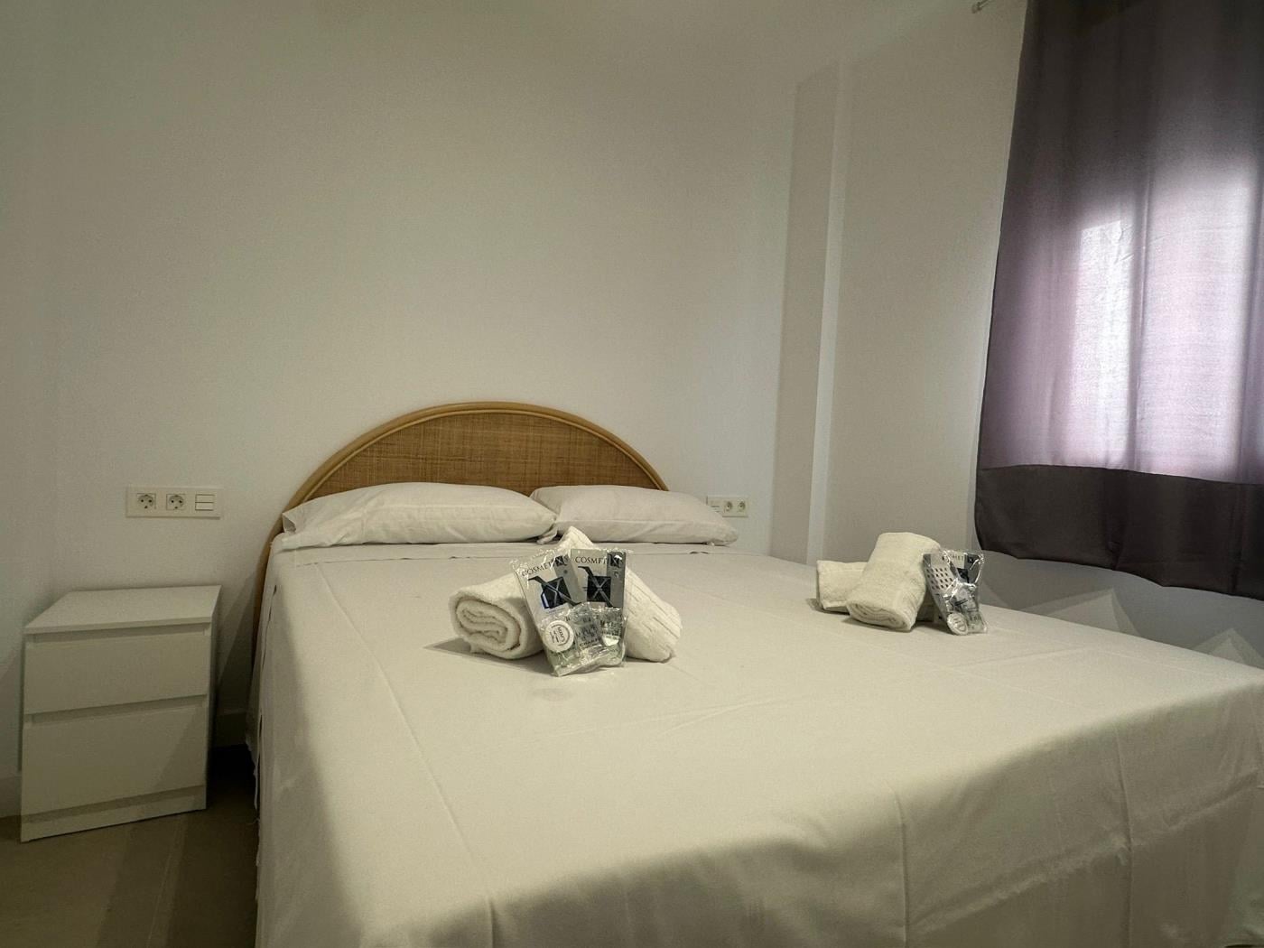 image Nuevo y acogedor apartamento de 1 dormitorio en pleno centro. 2