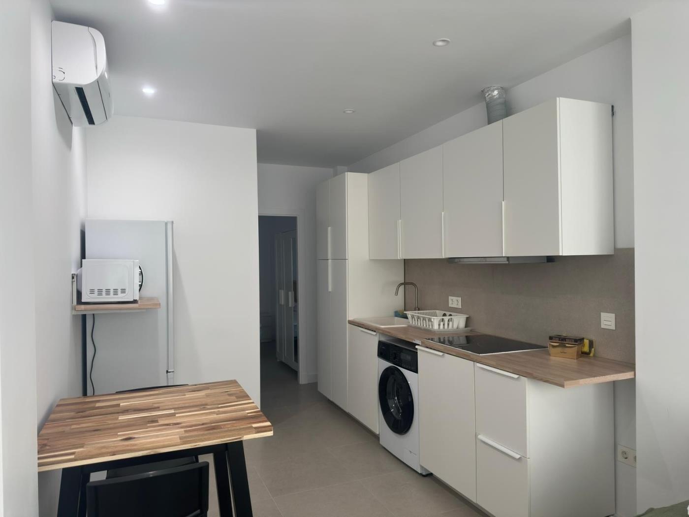 image Nuevo y acogedor apartamento de 1 dormitorio en pleno centro. 2